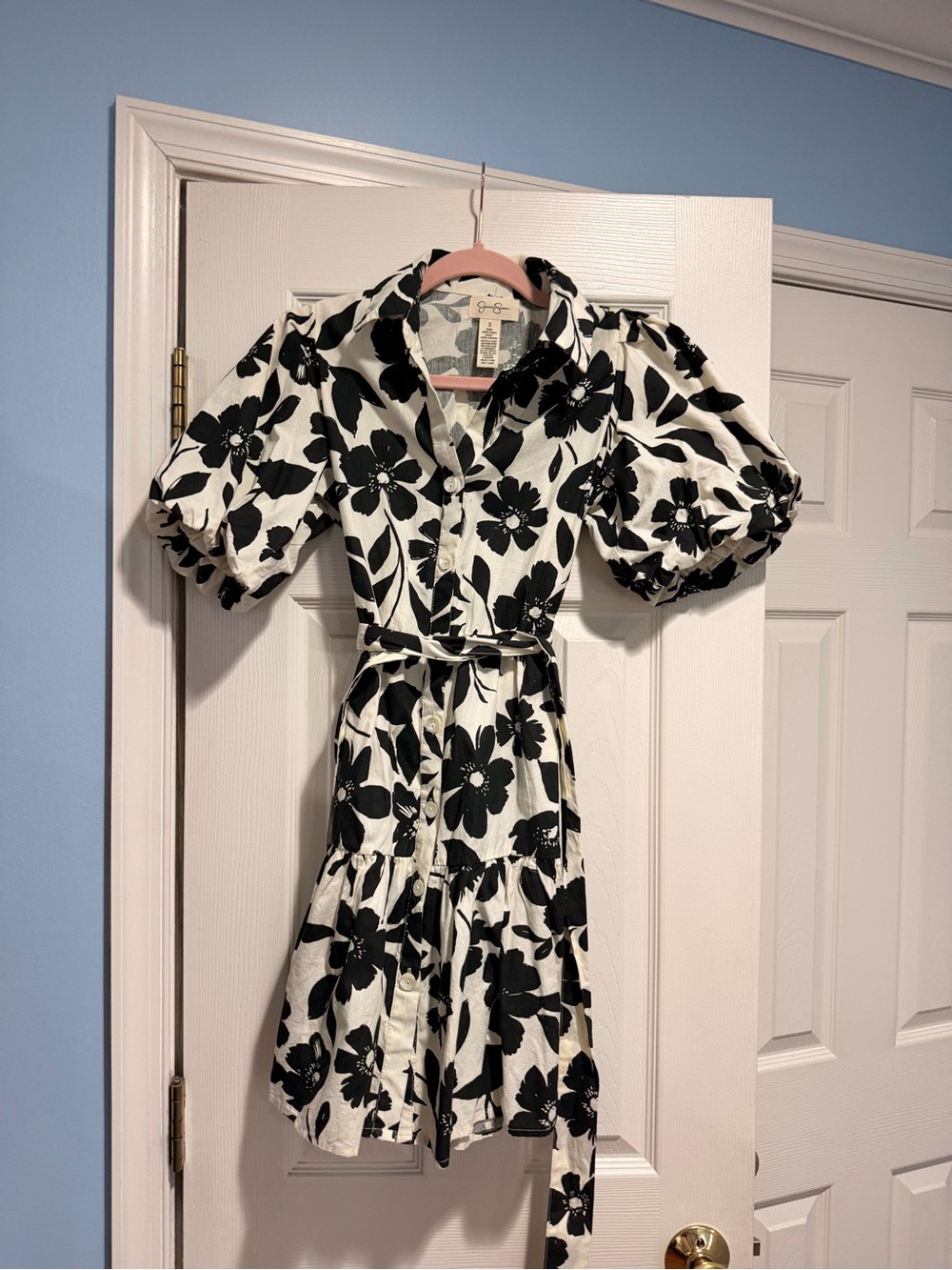Jessica Simpson Black & White Floral Puff-Sleeve Mini Dress - Picture 2 of 7